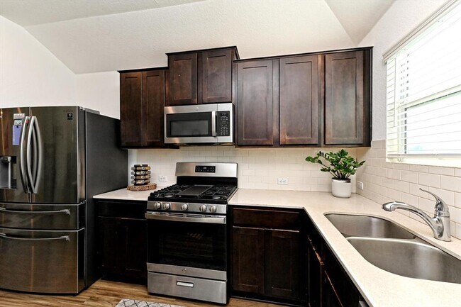 Building Photo - 6508 Strelitzia Cove