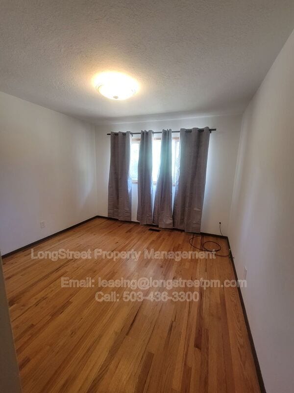 Building Photo - 14625 NE Knott Ct