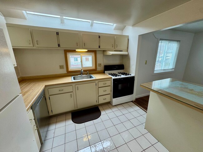 Building Photo - Charming 2 Bed 1.5 Bath in Gibsonia!