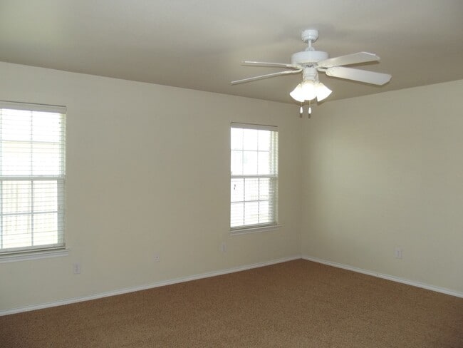 Building Photo - Large 3/2/2 Home in Monterey - Frenship School District