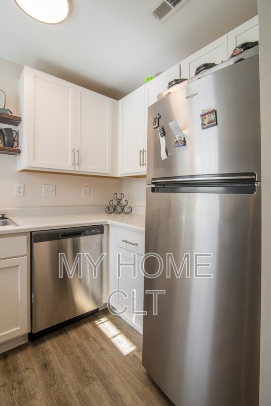 Building Photo - 4605 Coronado Dr