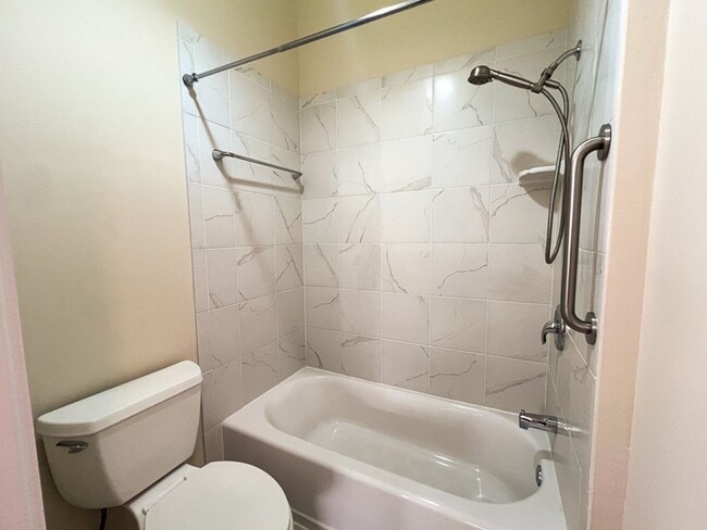 Building Photo - Beautiful 3 Bedroom Condo in the Links wit...
