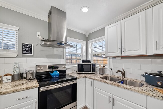 Building Photo - 4907 Marietta Ln