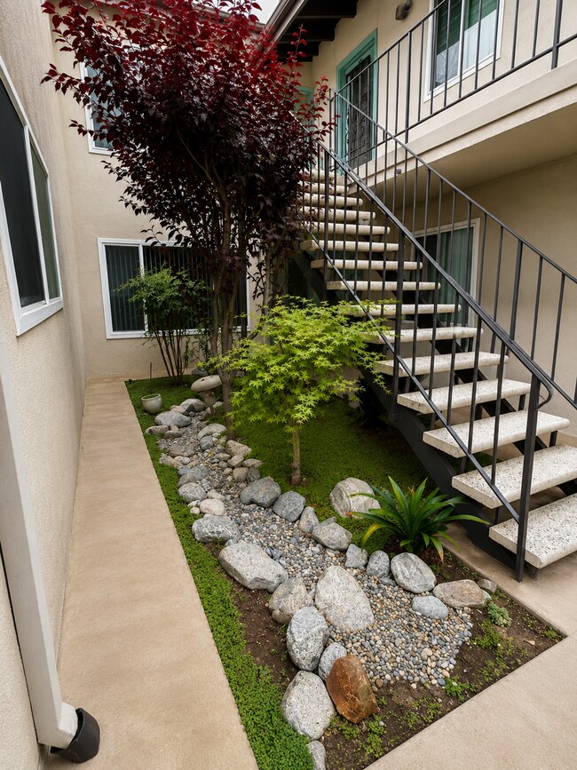 Building Photo - 4327 Inglewood Blvd
