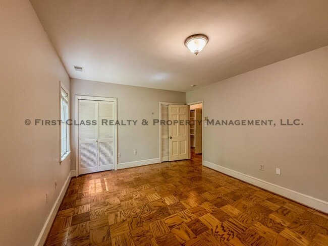 Building Photo - 500 Ashworth Rd