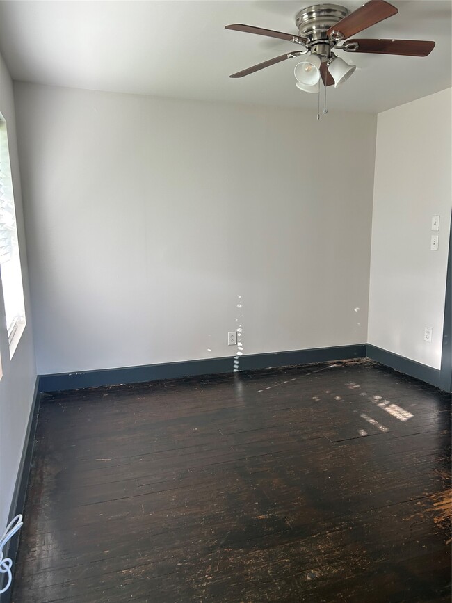 Building Photo - 1534 Lawson St
