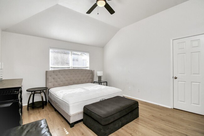 Building Photo - 19931 Roycroft Ln