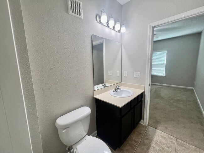 Building Photo - Stylish 3 Bedroom, 2 bath Condo with Woode...