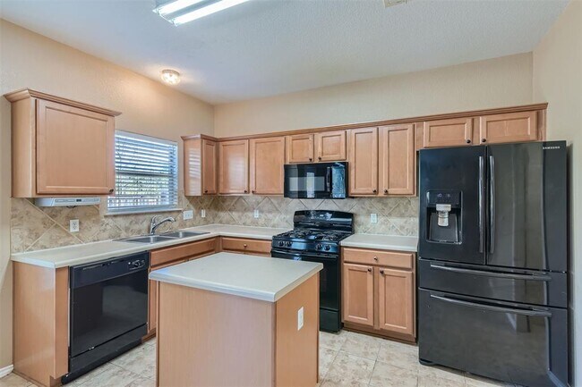 Building Photo - 4125 Pebble Ridge Cove