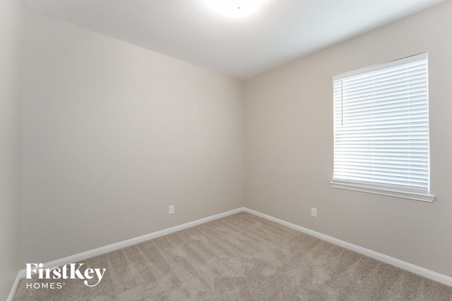 Building Photo - 5026 Manor Stone Ln