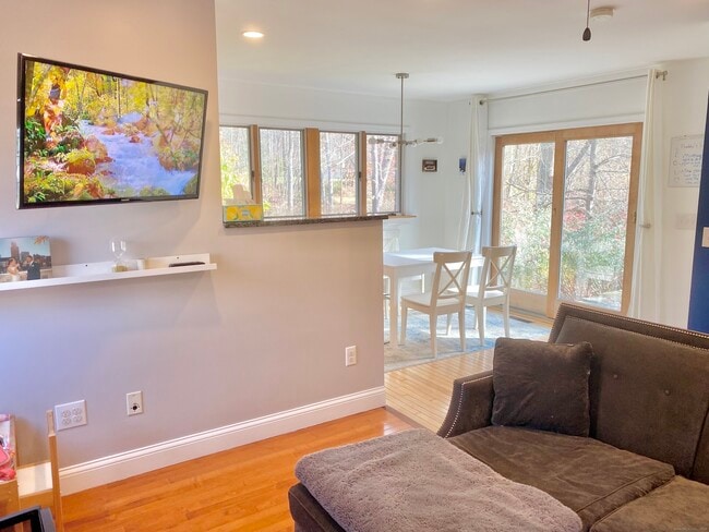 Building Photo - 37 Newfane Rd