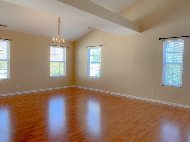 Building Photo - 2905 Stonewater Dr