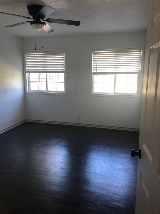 Building Photo - Custom Remodeled Home on a Tree lined street in Benbrook!!  Bonus Room could be game room extra l...