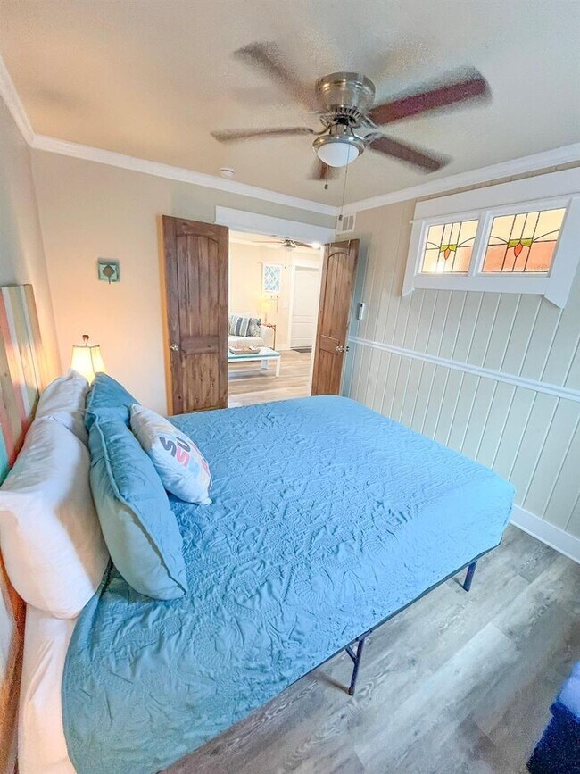 Building Photo - 1820 Avenue O 1/2