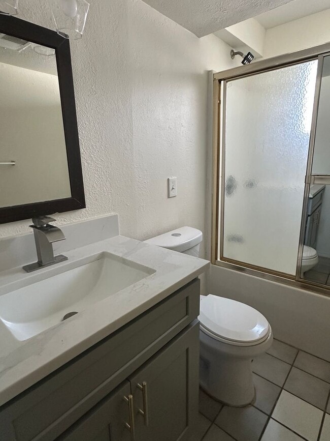 Building Photo - Bi-level duplex in Wheat Ridge