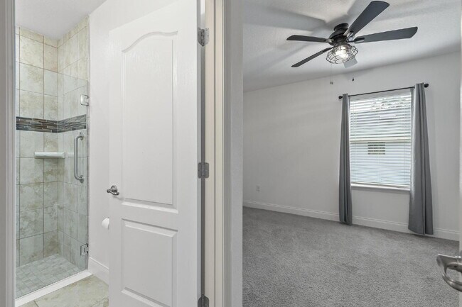 Building Photo - CLOSE TO EVERYTHING!