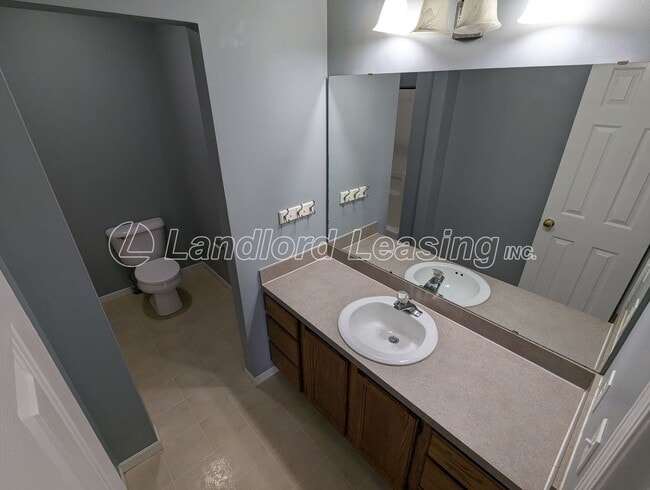 Building Photo - 35330 Oxford Ct