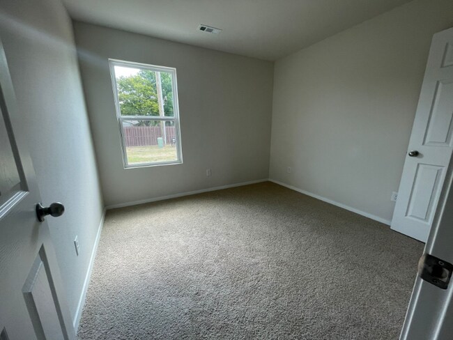 Building Photo - 2609 S Silver St