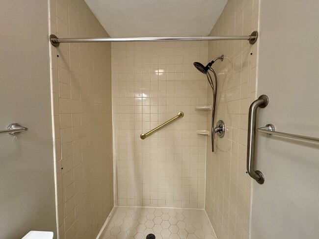 Building Photo - 212 Talah Ln