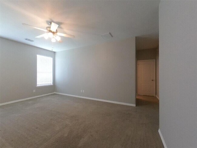 Building Photo - 28818 Hidden Cove Dr