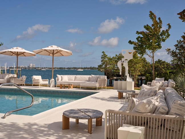 Building Photo - 3410 N Flagler Dr