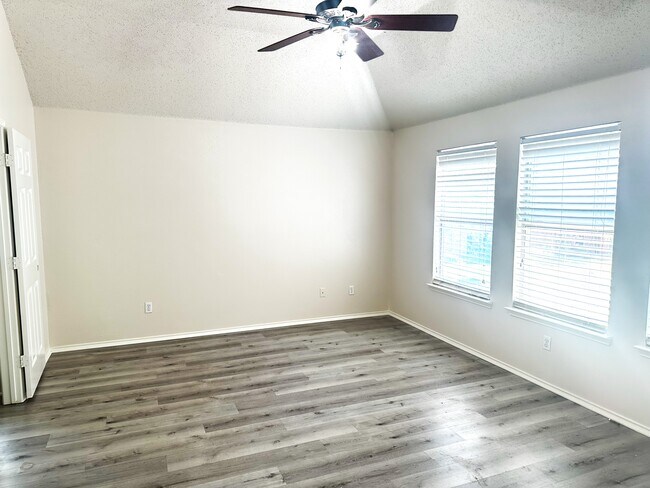 Building Photo - 1717 Arbor Creek Dr