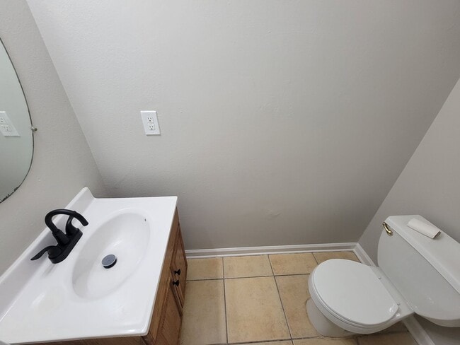 Building Photo - Quiet Comfort - Modern Home - HAFC Voucher...