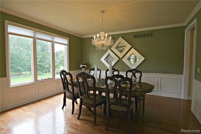 Building Photo - 26131 Sunbury Ct