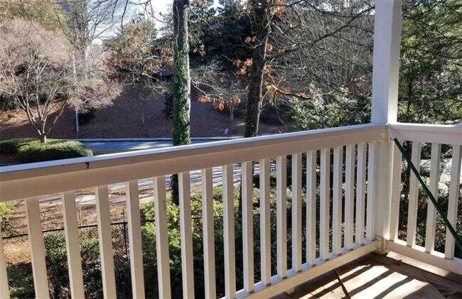 Building Photo - 1250 Parkwood Cir SE