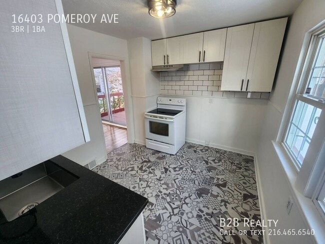 Building Photo - 16403 Pomeroy Ave