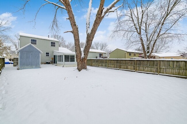 Building Photo - Beautifully Updated Reynoldsburg Home Near a Park!
