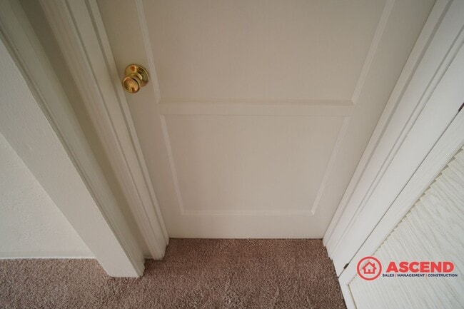 Building Photo - 2301 Olympic Dr