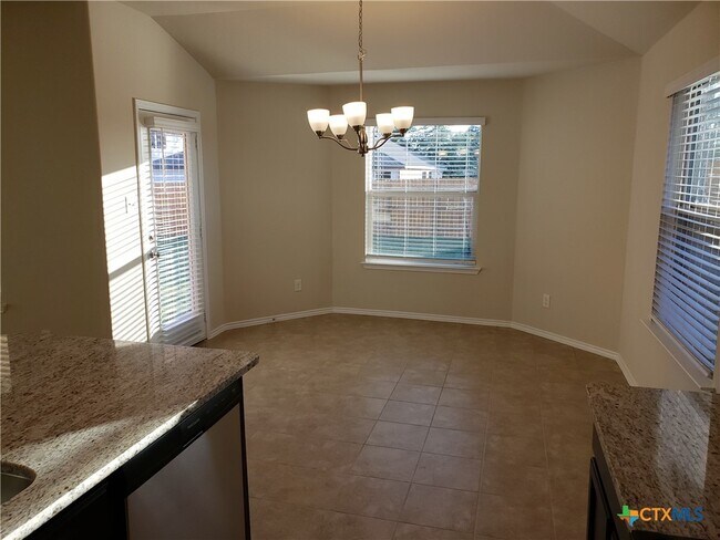 Building Photo - 5550 Perdita Dr