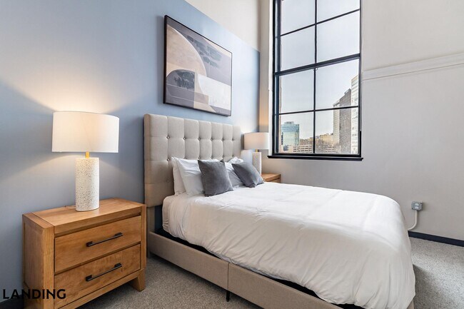 Building Photo - 55 Elm St