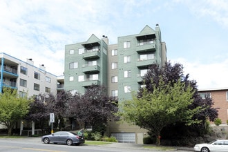 Building Photo - Avalon West Apartments