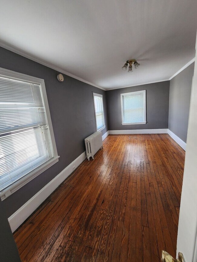 Building Photo - West Chester Historic Townhome - 4 bedrooms, 1 bath