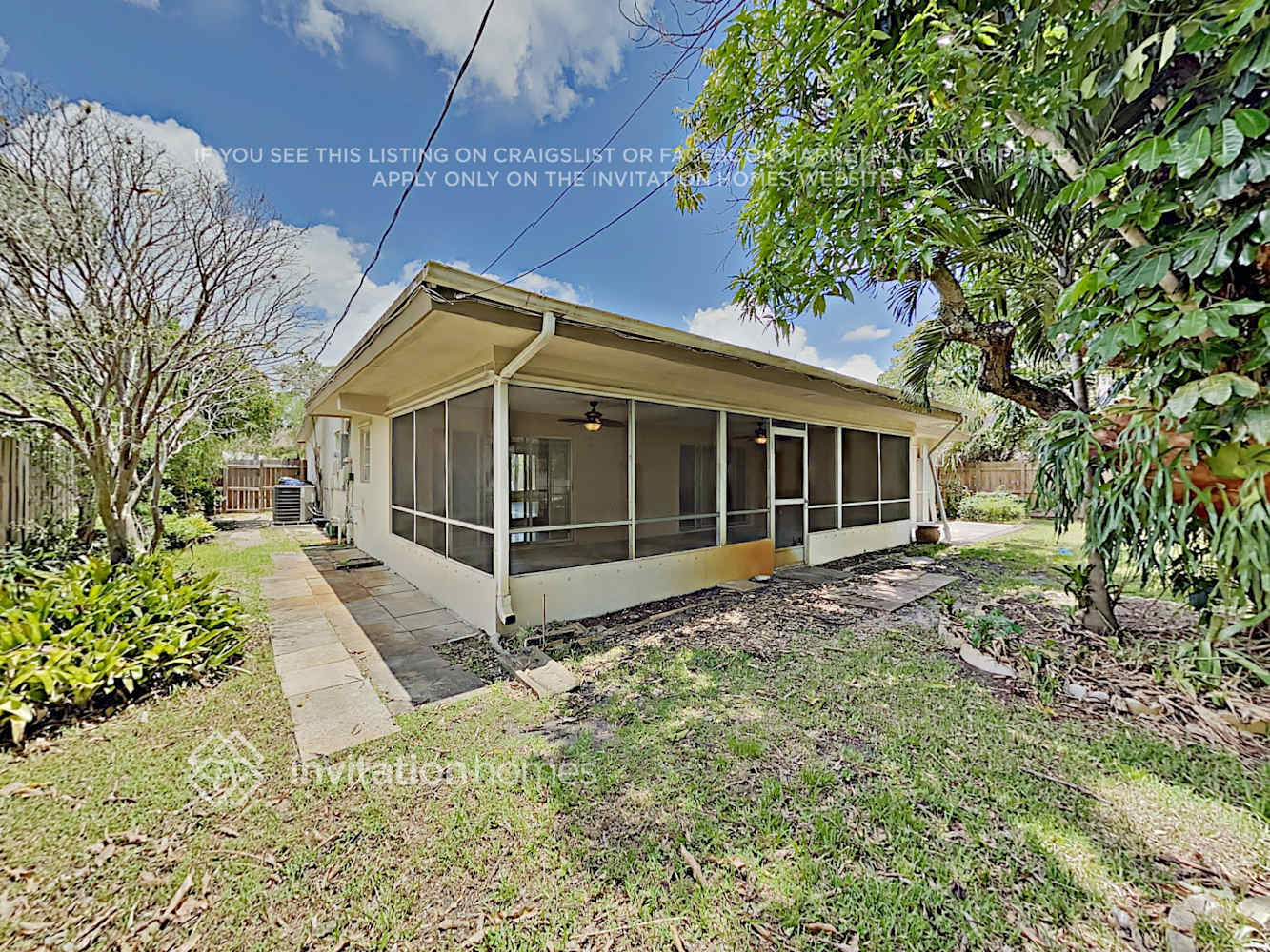 Building Photo - 2720 SW 15th Ct