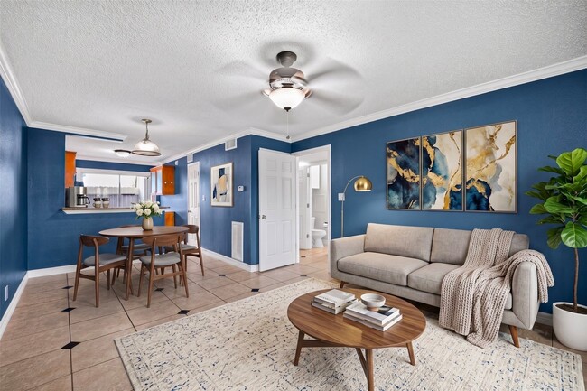 Building Photo - 1220 Shadowdale Dr
