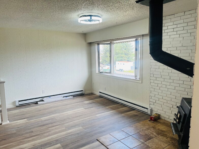 Building Photo - 120 Sunrise Dr