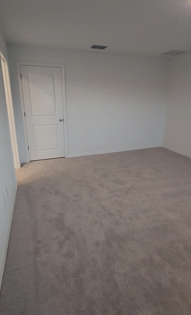 Building Photo - 11041 65th Ter E