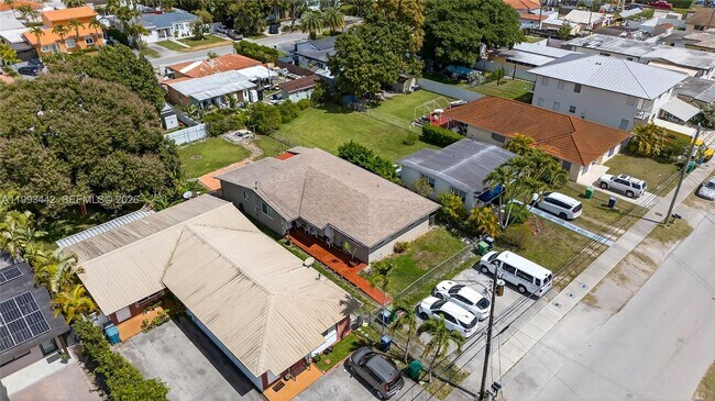 Building Photo - 7261 SW 21st St