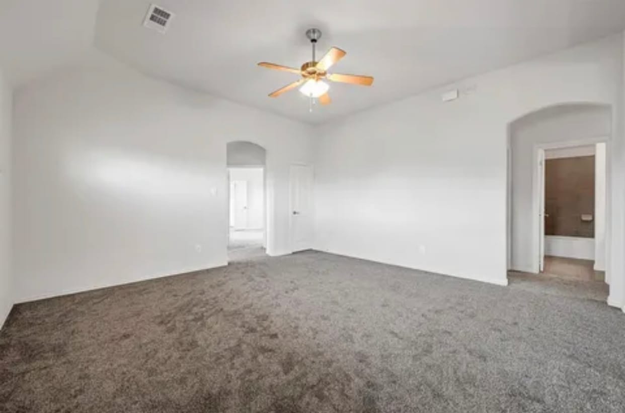 Building Photo - 1018 Ivy Charm Way