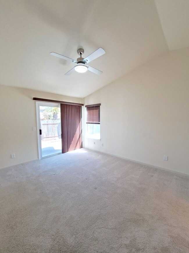 Building Photo - 354 Bradley Dr