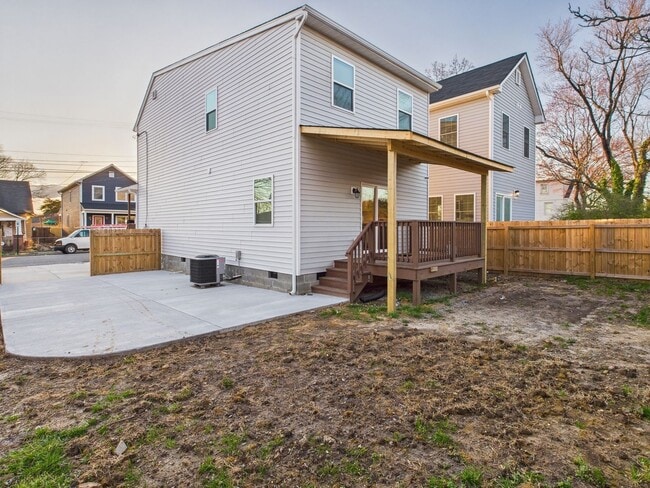 Building Photo - 3313 Tuxedo Blvd