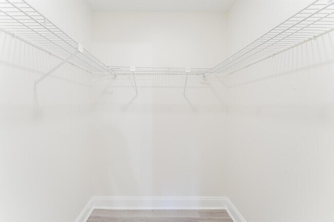 Building Photo - 302 NE 36th St