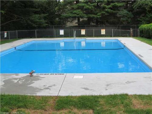 Building Photo - 13 Grandview Dr