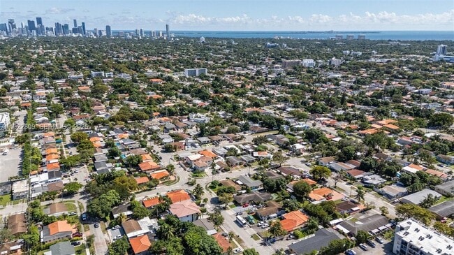 Building Photo - 3111 SW 12th St