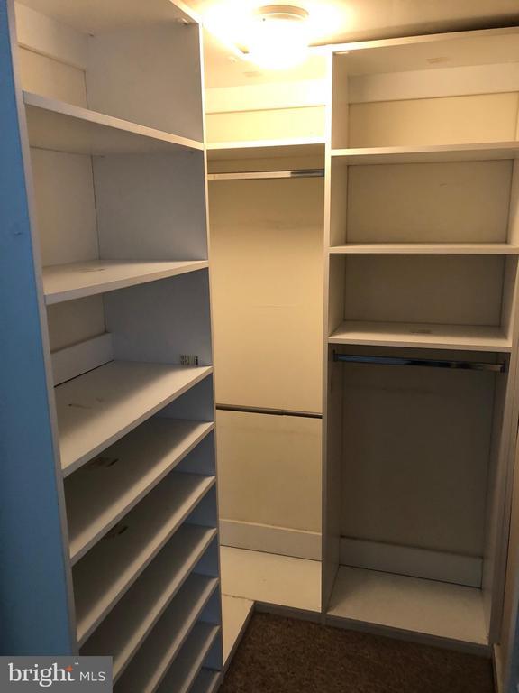 Building Photo - 1906 Fairmount Ave