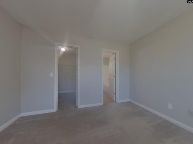Building Photo - 429 Legend Oaks Dr