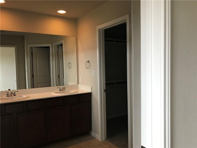 Building Photo - 801 Melda St